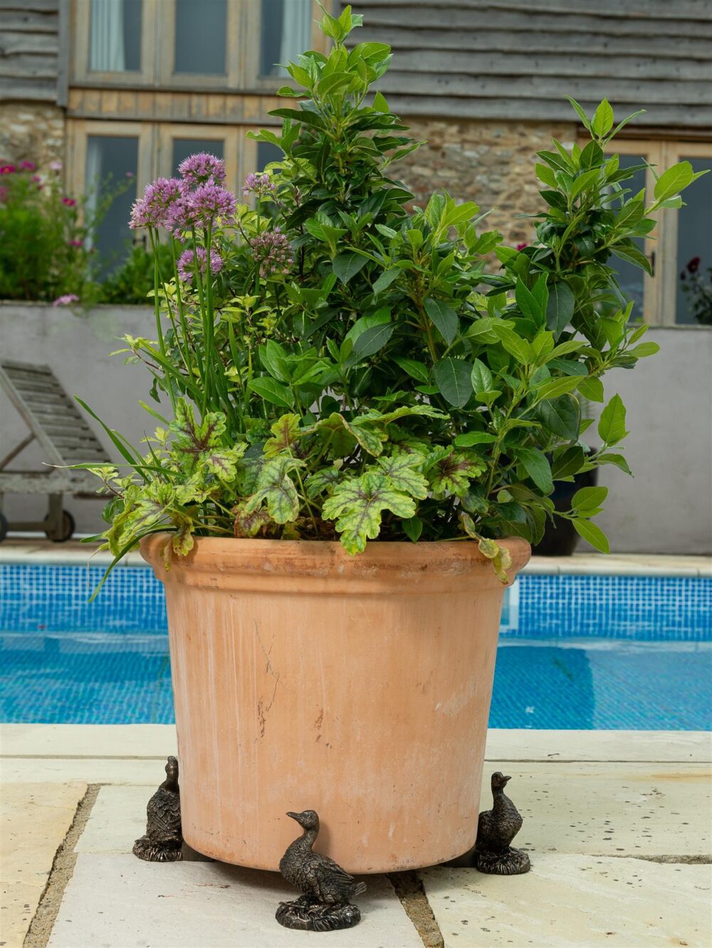 Aylesbury Duck Plant Pot Feet - Set of 3 - Image 3