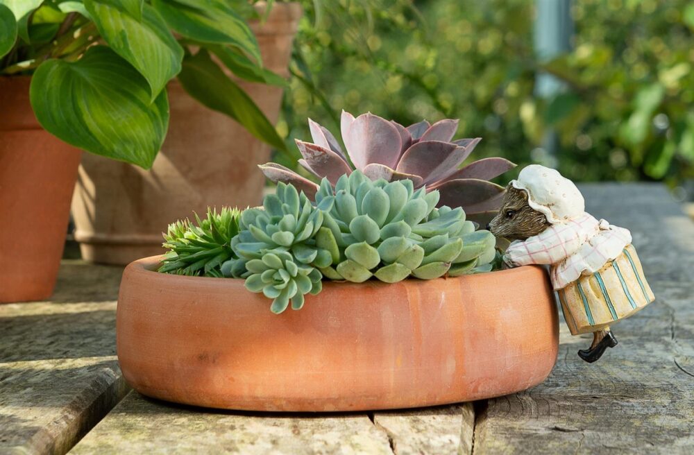 Beatrix Potter Mrs. Tiggy-Winkle Plant Pot Hanger - Image 3