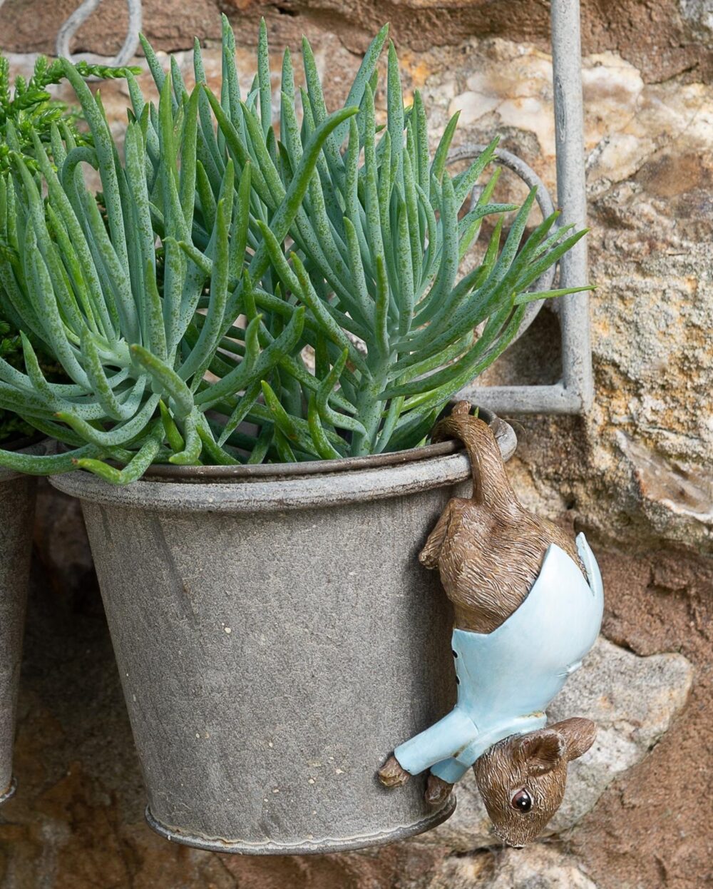 Beatrix Potter Johnny Town-Mouse Plant Pot Hanger - Image 4