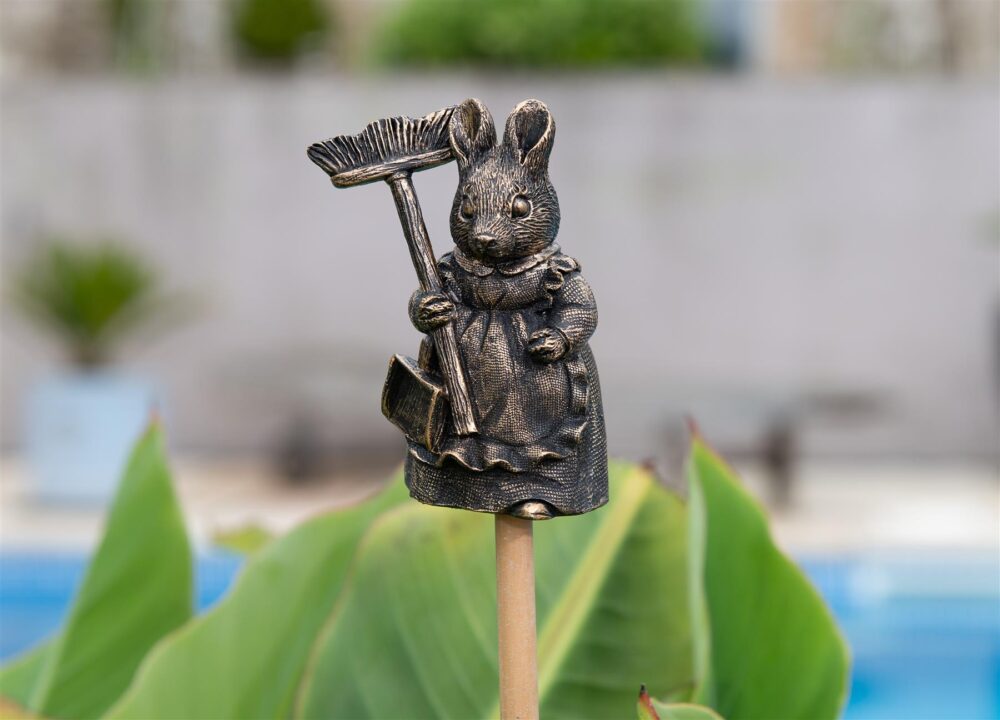 Beatrix Potter Hunca Munca Cane or Stake Topper - Image 2