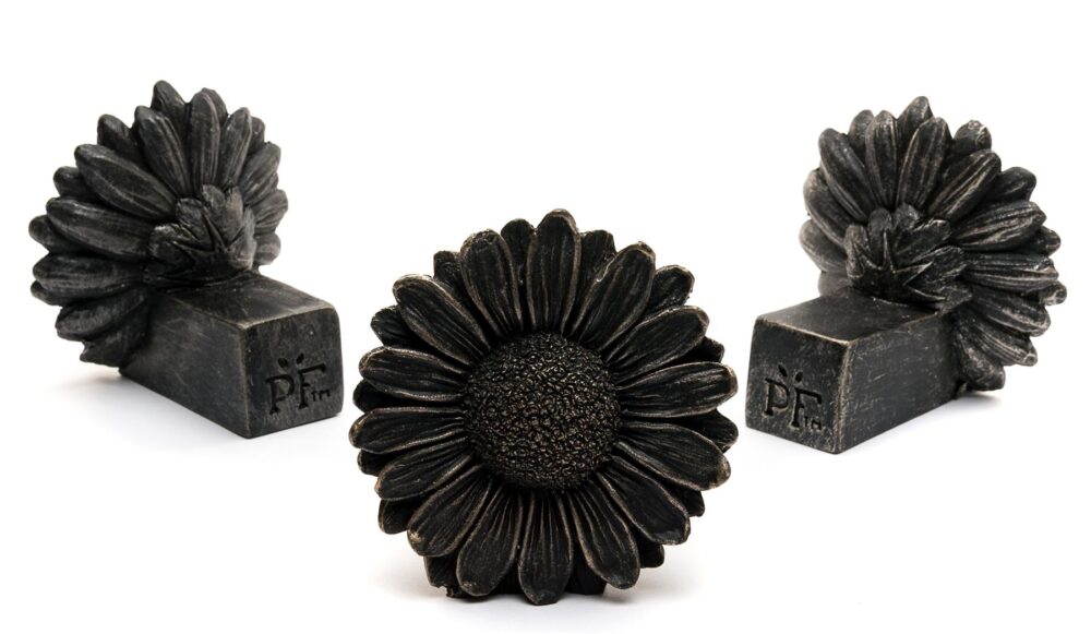 Daisy Plant Pot Feet - Set of 3 - Image 6