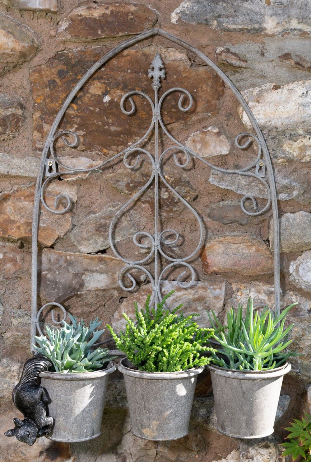 Red Squirrel Plant Pot Hanger - Image 6