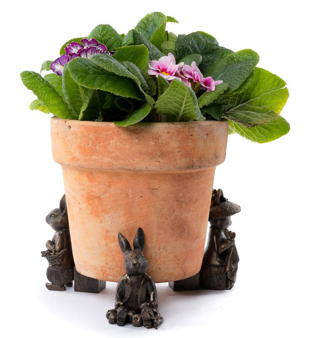 Beatrix Potter Benjamin Bunny Plant Pot Feet - Set of 3 - Benjamin In Tamoshanter Hat, Benjamin With Vegetables, Benjamin Shopping - Image 5