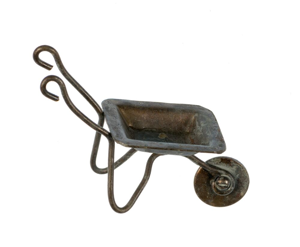 Decorative Handmade Garden Tool Garland - Image 5