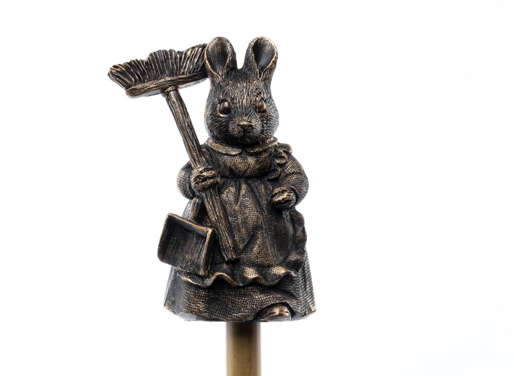Beatrix Potter Hunca Munca Cane or Stake Topper - Image 7