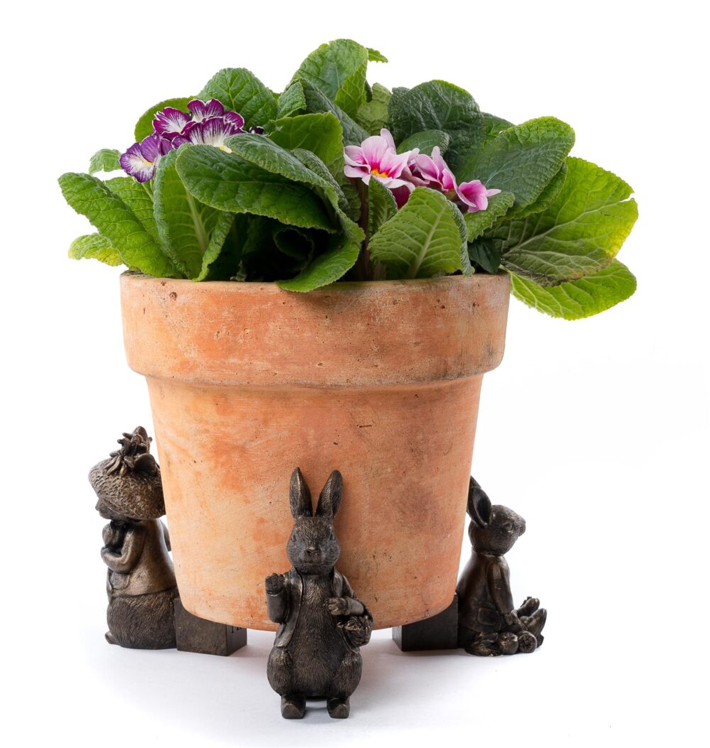 Beatrix Potter Benjamin Bunny Plant Pot Feet - Set of 3 - Benjamin In Tamoshanter Hat, Benjamin With Vegetables, Benjamin Shopping - Image 8