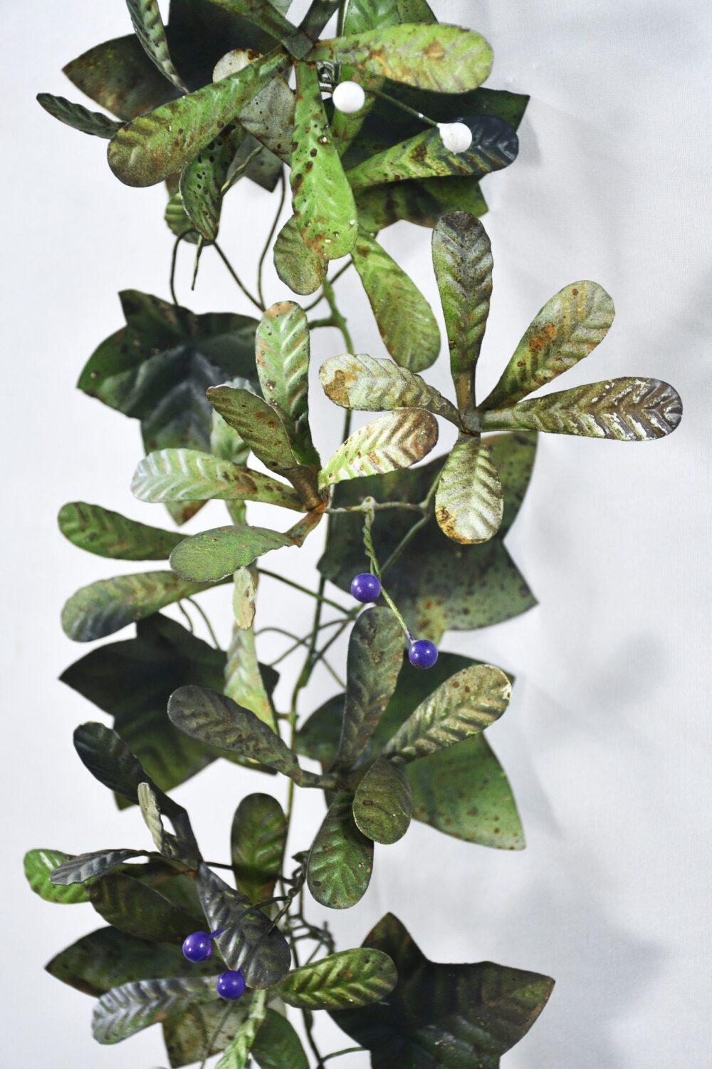 Christmas Artisan Fairtrade Metal Mistletoe Garland Decoration - Image 5