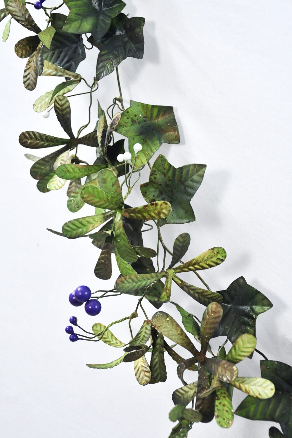 Christmas Artisan Fairtrade Metal Mistletoe Garland Decoration - Image 3