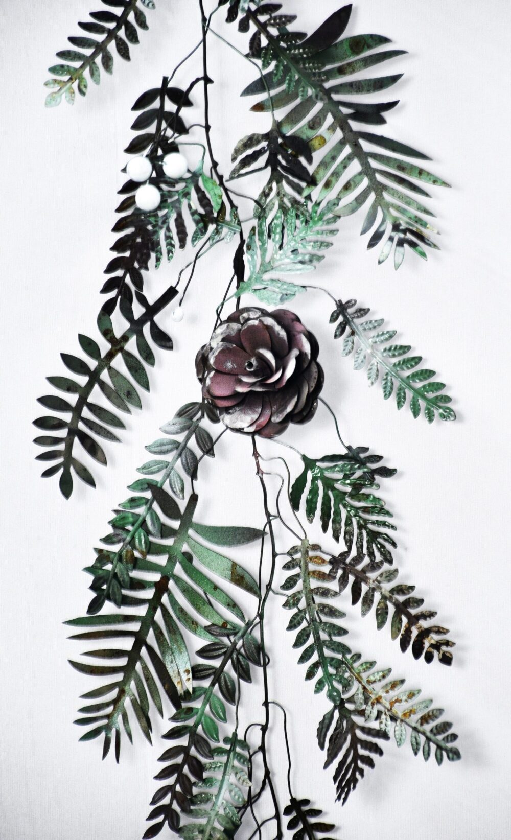 Christmas Artisan Fairtrade Metal Pine Cone and Leaf Garland Decoration - Image 4