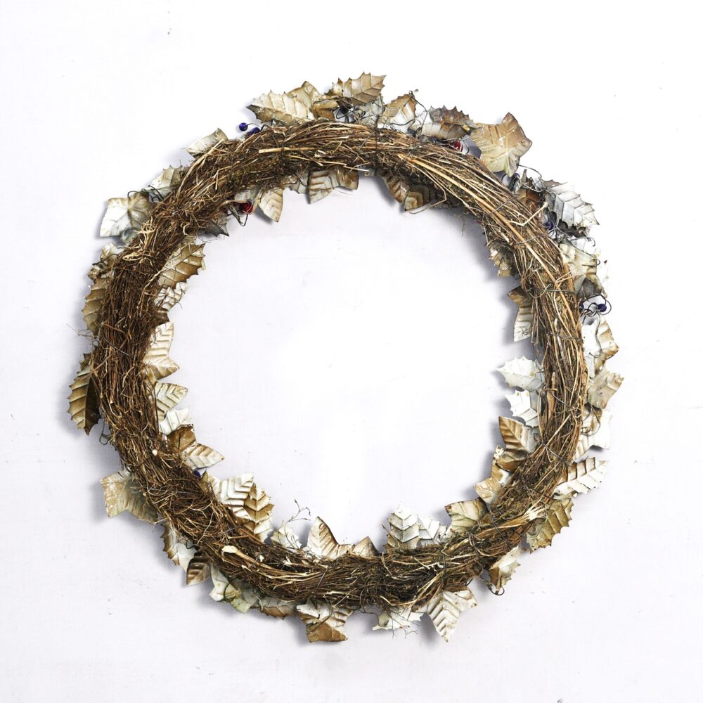 Christmas Artisan Fairtrade Metal Holly and Ivy Wreath Door Decoration - Image 4