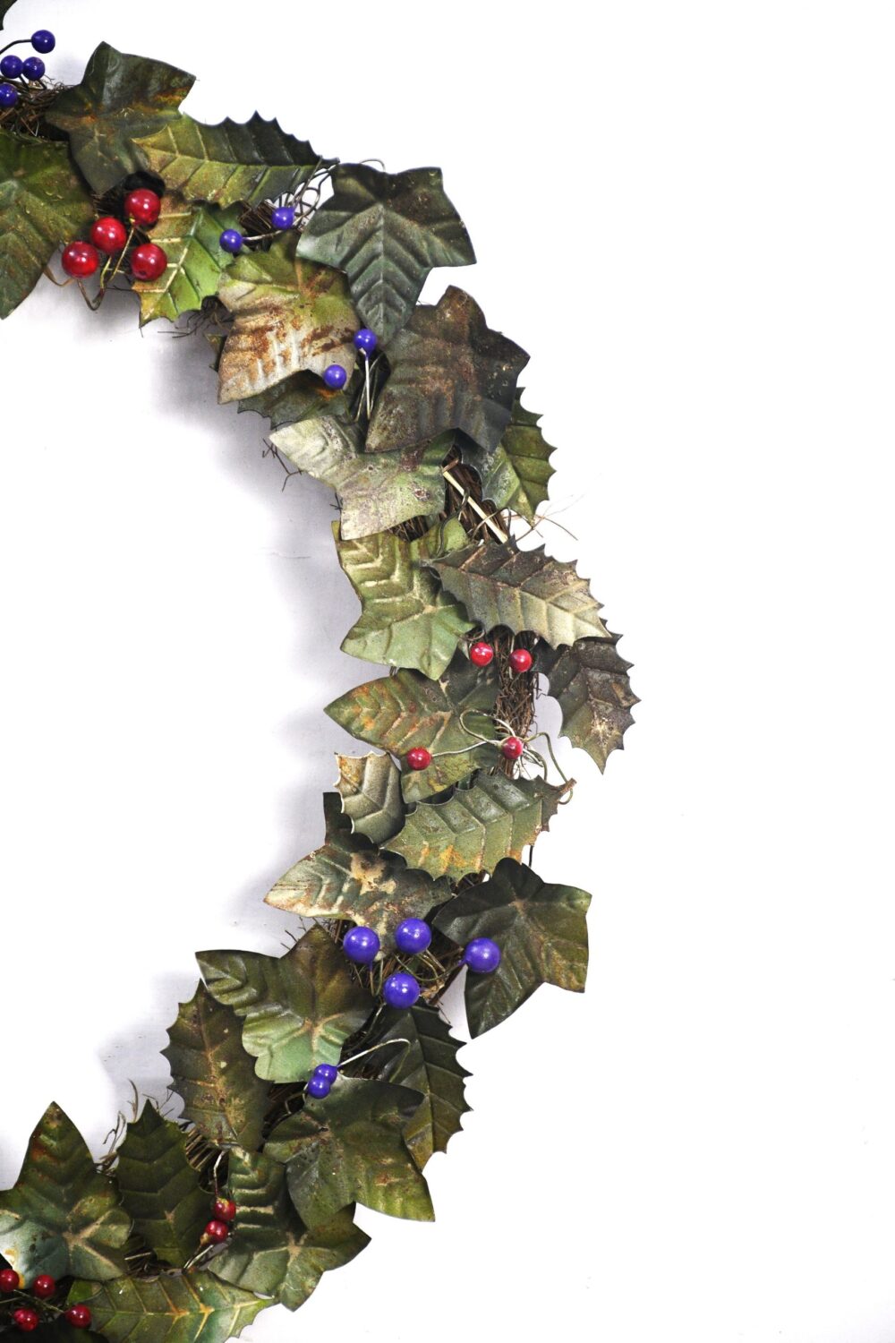 Christmas Artisan Fairtrade Metal Holly and Ivy Wreath Door Decoration - Image 3