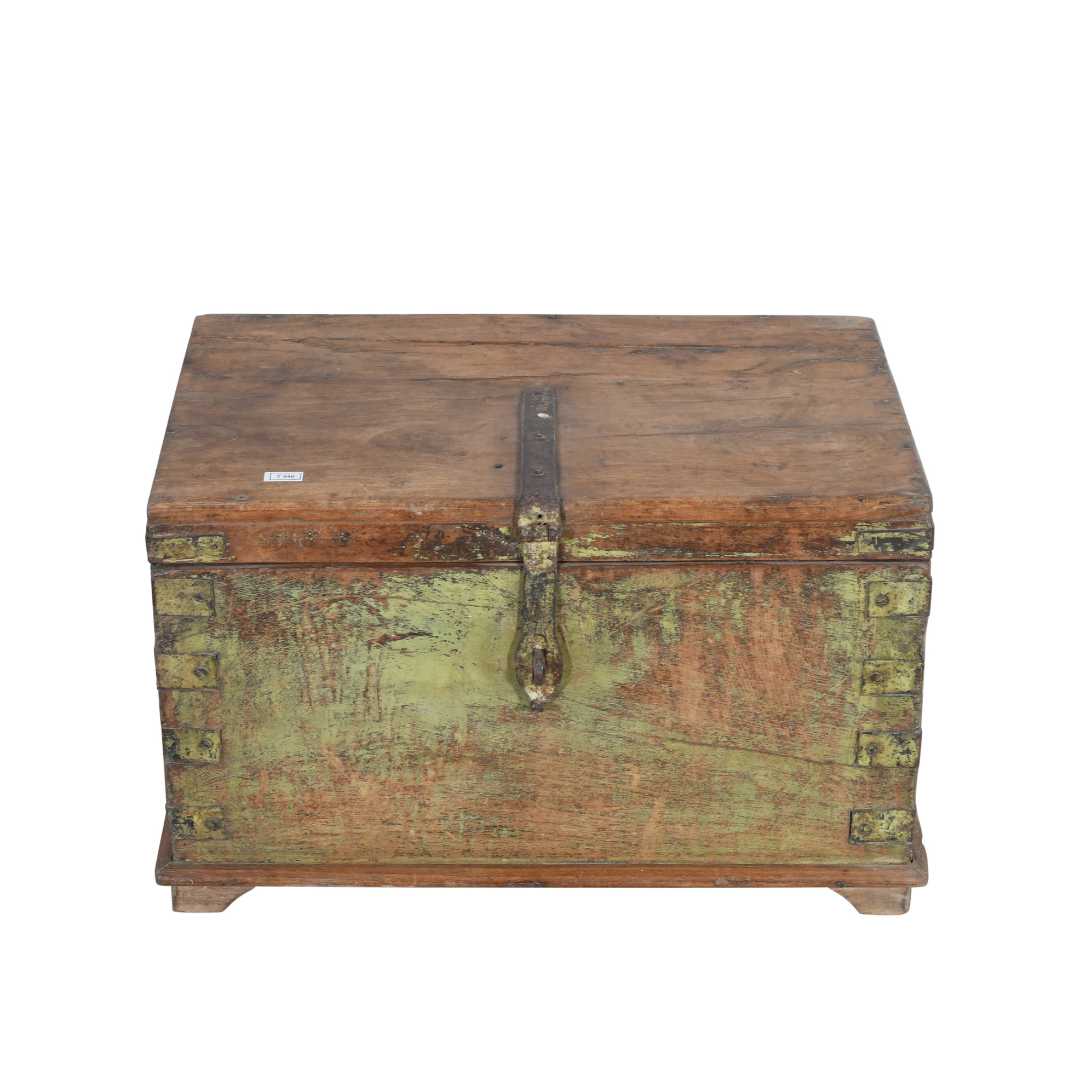 Antique Indian Teak Dowry Treasure Chest Coffee Side Table – 19th Century - Image 2